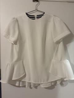Borders at Balcony フリル裾 半袖トップスのサムネイル