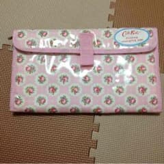 Cath Kidstonのオムツ替えシートのサムネイル