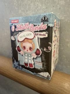 新作　POP MART スマホヒッパー　SkullPanda Off Modeのサムネイル