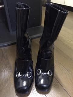 グッチ　黒のショートブーツのサムネイル