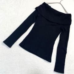 【ザラZARA】オフショルダー長袖カットソー　ブラック　トップス
