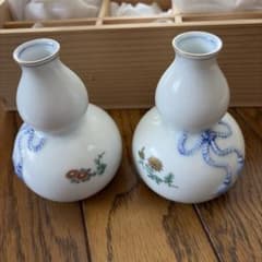 酒器セット 徳利2個 猪口5個 菊紋様 木箱入りのサムネイル