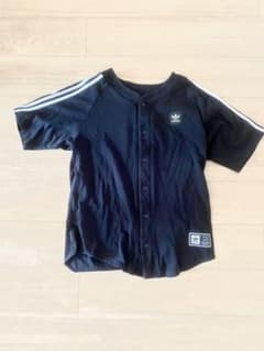 adidas クルーネックシャツのサムネイル