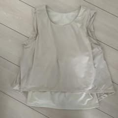 【新品未使用】【SUKALA】ショートフレアタンクトップ　ホワイト　Sサイズ 新品未使用☆SUKALA☆ショートフレアタンクトップ☆L☆サンドベージュ