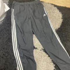 adidas ジョガーパンツ グレーのサムネイル