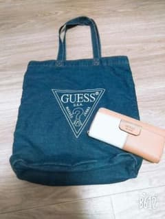 GUESSトートバッグ&財布のサムネイル