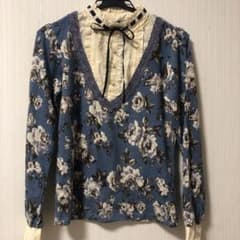 ブラウスのサムネイル