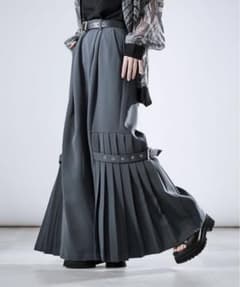 ★ほぼ新品　ellno loset サイドプリーツハトメベルトパンツ　試着のみのサムネイル