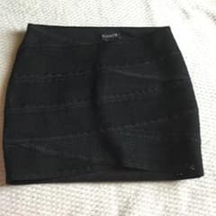 ミニスカートのサムネイル