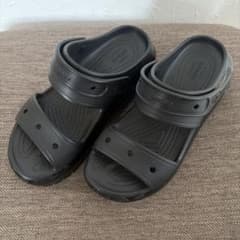 新品 クロックス クラシックメガ クラッシュサンダル　ブラック37-38のサムネイル