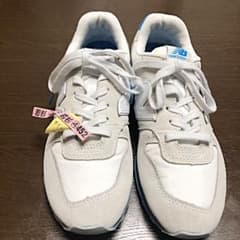 ニューバランス スニーカーのサムネイル
