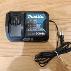 ☆専用☆Makita マキタ 充電器 DC10SA 本体のサムネイル