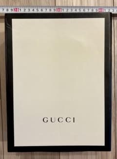 GUCCI ギフトボックス 空箱のサムネイル