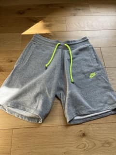 Nike グレー ショートパンツ Lサイズ　エンジスウェットショートパンツのサムネイル