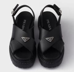 PRADA トライアングルロゴラバーサンダルのサムネイル