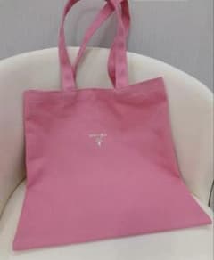 プラダ PRADA ピンク トートバッグ ノベルティ 非売品 - メルカリ