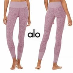 Alo Yogaアローヨガのサムネイル
