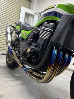 ZRX1200DAEG(ダエグ) BEETチタンフルエキ マフラー 超美品 - メルカリ