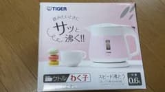 TIGER 電気ケトル わく子 PCF-G060 ピンクのサムネイル