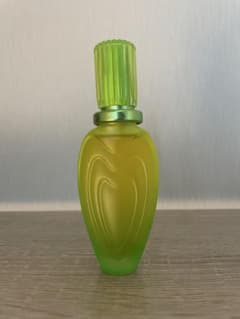 ESCADA Lily Chic オードトワレ 30ml - メルカリ