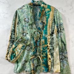 極美品 ロベルトカヴァリ シルク フリルブラウス 花柄 緑 L相当 B2345 極美品 ロベルトカヴァリ シルク フリルブラウス 花柄 緑 L相当 B2345