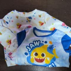 ベイビーシャークBaby Shark トレーナー2枚セット 2-3Yのサムネイル