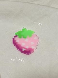 いちごのキーホルダーのサムネイル