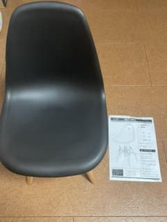 イームズキッズチェアブラック／ナチュラル脚のサムネイル