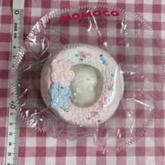 MOMOCO しろねこお花ケーキスクイーズ　海外スクイーズ　ネコ　クリア　ケーキ