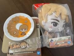 ジン　ぬいぐるみとプレートとメンバーチャームのサムネイル