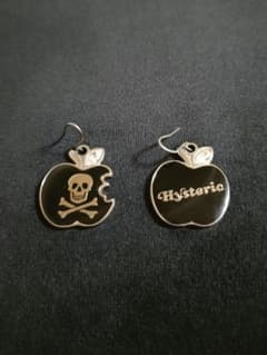ヒステリックグラマー　SKULL APPLE ピアス　ブラック　レア　希少 アップル スカル ピアス HYSTERIC GLAMOUR - メルカリ