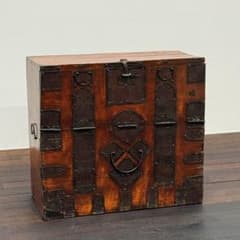 H110K71 朝鮮古民藝 李朝家具 杉無垢材 バンダジ 鍵付き - メルカリ