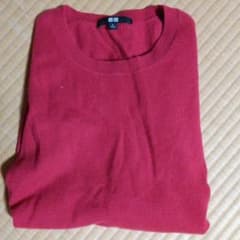 ユニクロ カシミア100％クルーネックセーターのサムネイル