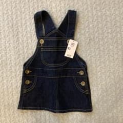 新品タグ付き　女の子　80センチ　デニムジャンバースカートのサムネイル