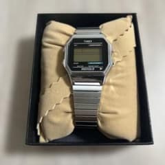 正規品 TIMEX デジタル腕時計 クラシックデジタル シルバーのサムネイル