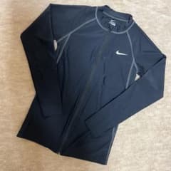 NIKE ナイキ ラッシュガード　160のサムネイル