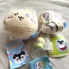 Chiikawa Mochiru Face Die-Cut Pouch - Rabbit Mascot with Lots of Food