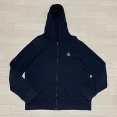 し*う様 MONCLER パーカー M ネイビー ワッペンロゴ し*う様 MONCLER パーカー M ネイビー ワッペンロゴ - メルカリ