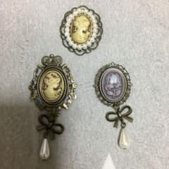 ブローチのサムネイル