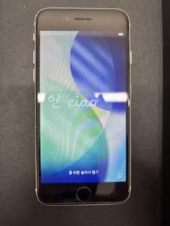 Apple iPhone se3 第3世代　本体のサムネイル