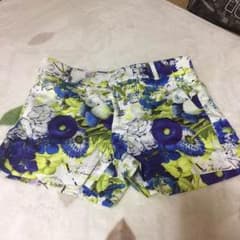 ZARA 花柄ショーパンのサムネイル