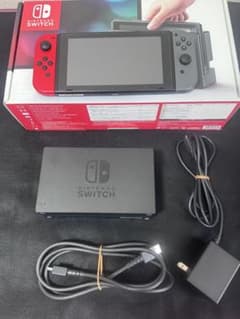 Nintendo Switch 赤/グレー 本体 + 付属品のサムネイル