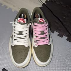 NIKE AIR JORDAN 1 LOW TRAVISスニーカーのサムネイル