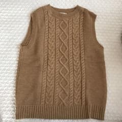ニットベストのサムネイル