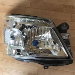 日産、NV350キャラバン(右ヘッドライト)のサムネイル