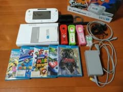 【しゃちさん専用】Nintendo Wii U 本体＋ソフト5本＋リモコン3本のサムネイル
