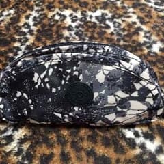 たぁたん様専用 KIPLING ペンケースミラー付きのサムネイル