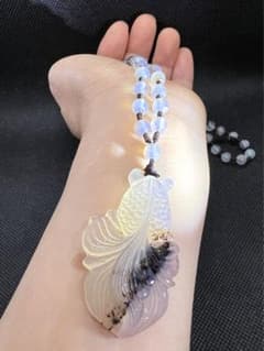 天然無処理　白苔瑪瑙　ホワイトモスアゲートの金魚のペンダント★AB585 天然無処理 白苔瑪瑙 ホワイトモスアゲートの金魚のペンダント☆AB585