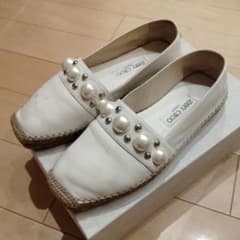 JIMMY CHOO パール装飾 ホワイトスリッポンのサムネイル