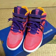 リーボック スニーカーのサムネイル